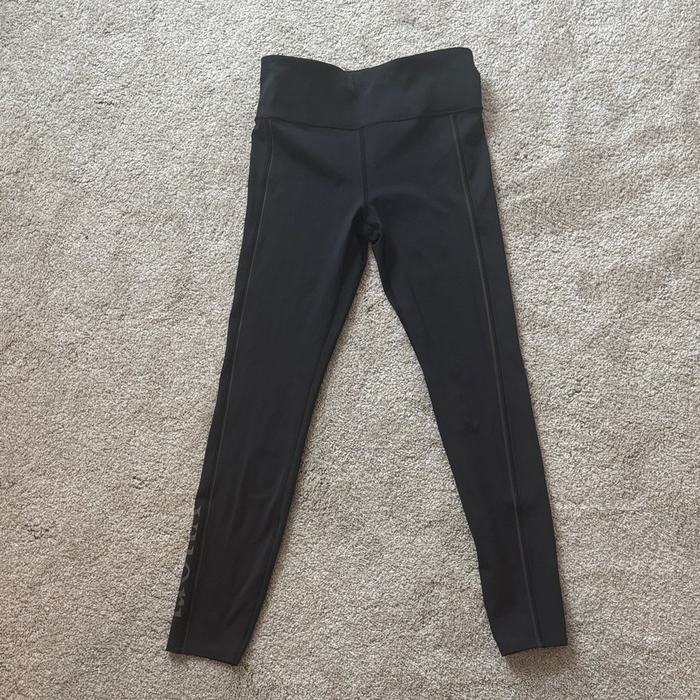 NWOT Women’s Vuori Black Cropped Leggings, Small